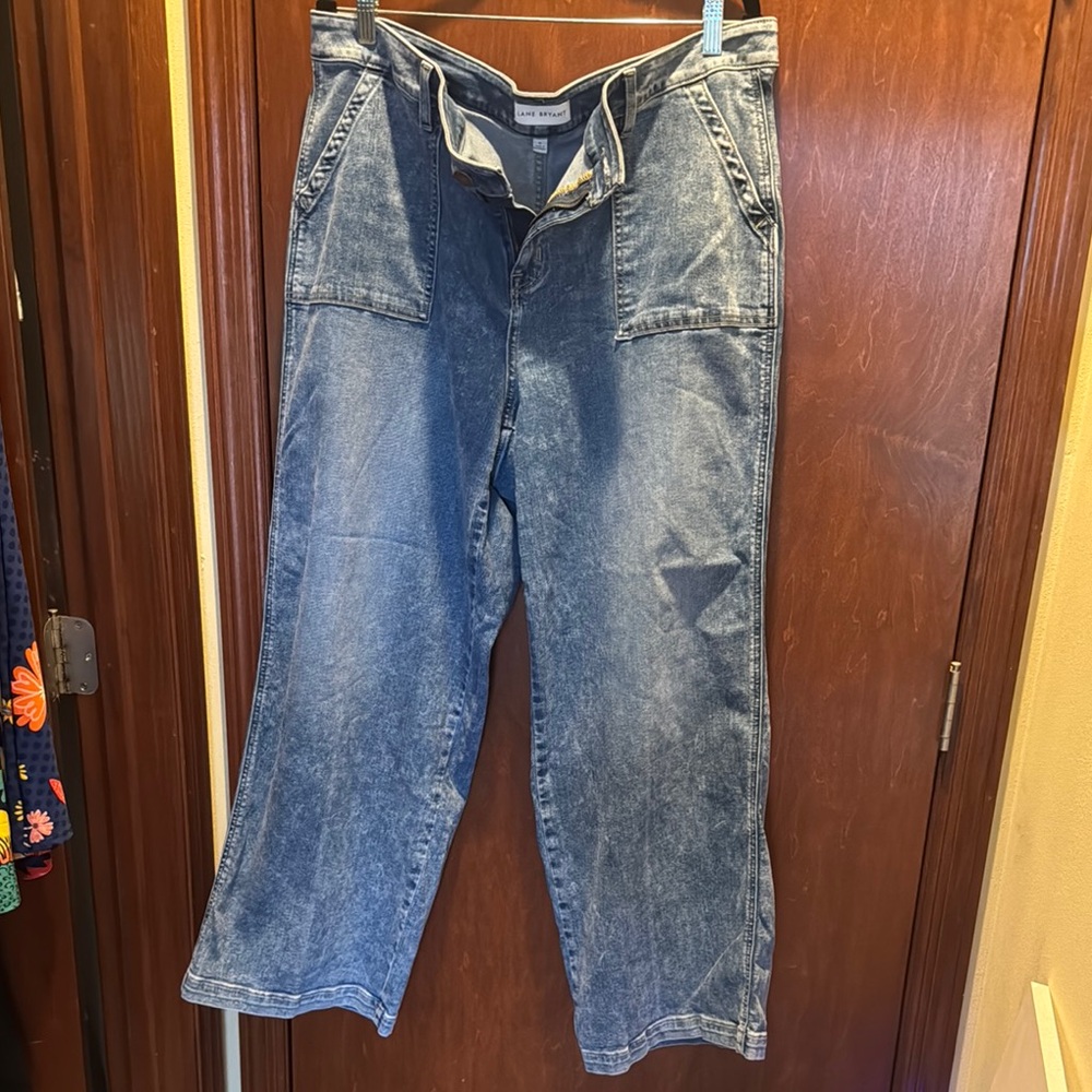 Lane Bryant women’s size 18 wide leg flat front pocket jeans 31 inch inseam